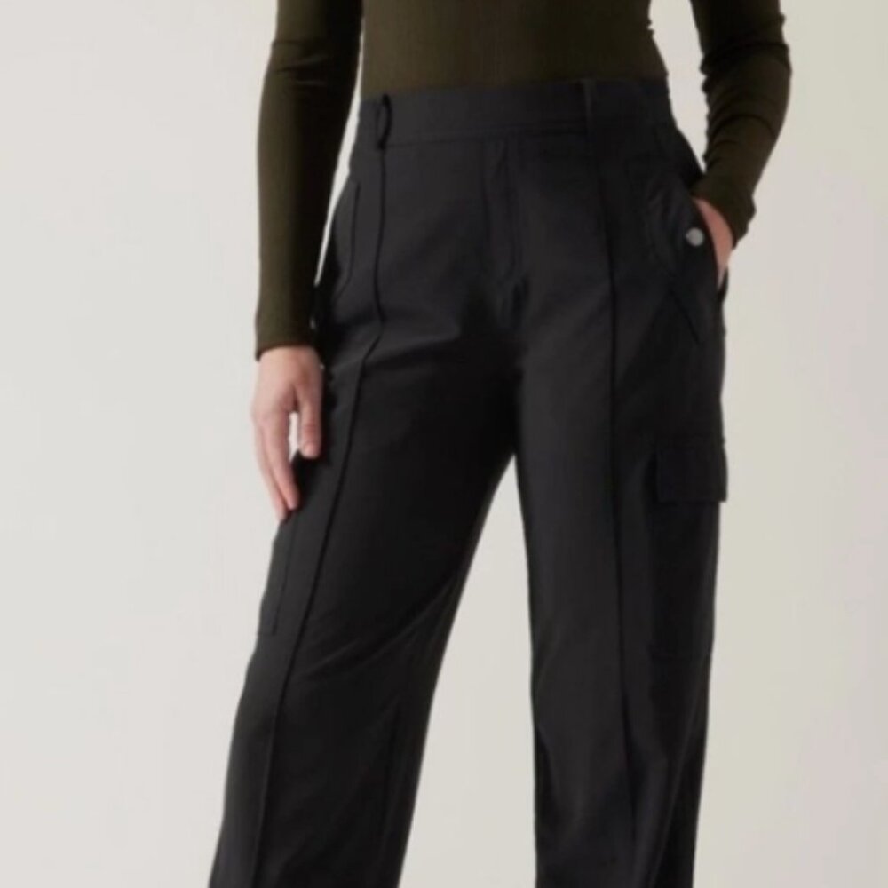 Athleta Vienna Cargo Pants, black, size 8